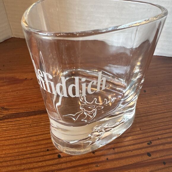 Glenfiddich Etched Embossed Stag Head Triangle Scotch Whiskey Glass - Picture 3 of 9